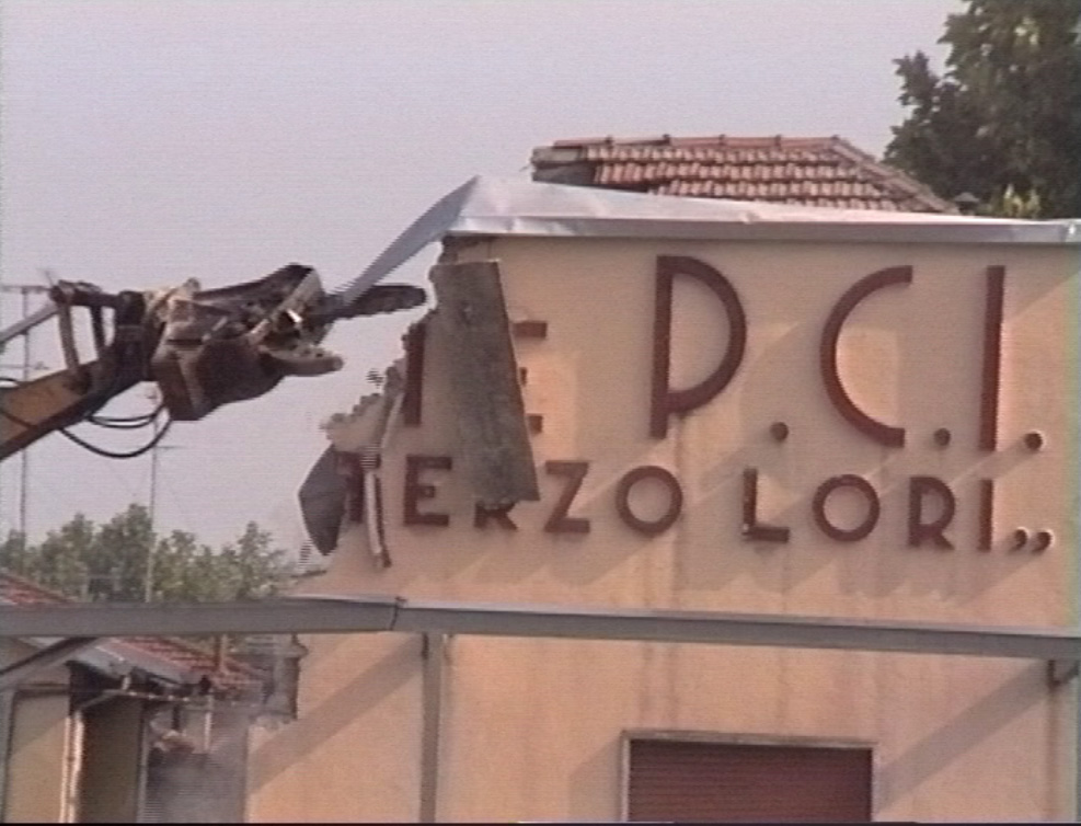 demolizione2.jpg (177220 byte)
